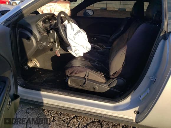 ✅ 2019 Dodge Challenger R/T • VIN: 2C3CDZBT5KH649972 • Lot: 79386593. Wystawiony na Copart z przebiegiem 79 476 mil. Bezpłatny archiwum sprzedaży aukcyjnych z USA i szczegółowy raport historii pojazdu na DreamBid. Zdjęcie 7.