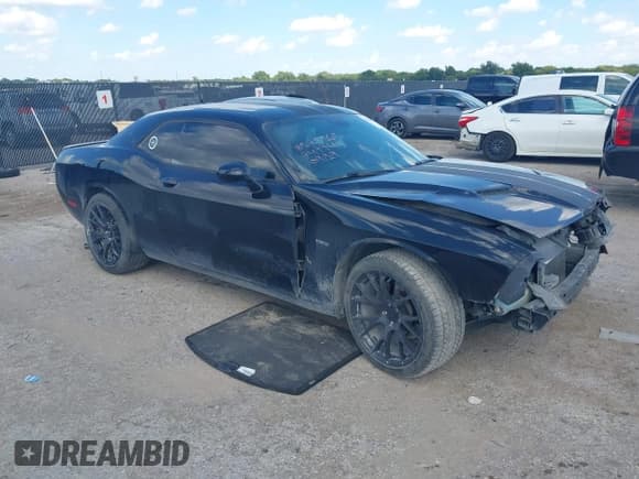 ✅ 2015 Dodge Challenger R/T • VIN: 2C3CDZATXFH747743 • Lot: 43280088. Wystawiony na IAAI z przebiegiem 128 855 mil. Bezpłatny archiwum sprzedaży aukcyjnych z USA i szczegółowy raport historii pojazdu na DreamBid. Zdjęcie 1.