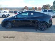 ✅ 2024 Tesla Model Y Performance • VIN: 7SAYGDEF2RF069471 • Lot: 43853119. Wystawiony na IAAI z przebiegiem 18 014 mil. Bezpłatny archiwum sprzedaży aukcyjnych z USA i szczegółowy raport historii pojazdu na DreamBid. Zdjęcie 14.