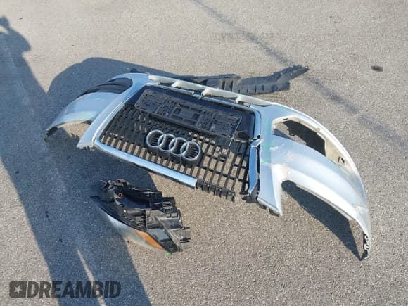 ✅ 2009 Audi Q5 Premium • VIN: WA1KK78R79A023355 • Lot: 42937994. Listed on IAAI with 127,965 mi. Free auction sales archive from the USA and detailed vehicle history report at DreamBid. Image 12.