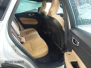 ✅ 2020 Volvo XC60 Momentum • VIN: YV4102DK7L1601901 • Лот: 42551893. Опубликован ранее на IAAI с пробегом 60 383 миль. Бесплатный доступ к архиву аукционных продаж из США и подробный отчёт об истории автомобиля на DreamBid. Изображение 8.