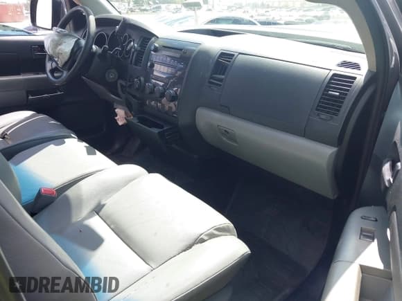 ✅ 2011 Toyota Tundra SR • VIN: 5TFTY5F19BX007283 • Лот: 43293941. Опубликован ранее на IAAI с пробегом 381 898 миль. Бесплатный доступ к архиву аукционных продаж из США и подробный отчёт об истории автомобиля на DreamBid. Изображение 5.