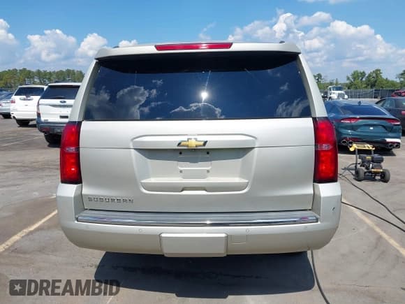 ✅ 2015 Chevrolet Suburban LTZ • VIN: 1GNSKKKC2FR509864 • Lot: 43233537. Wystawiony na IAAI z przebiegiem 241 210 mil. Bezpłatny archiwum sprzedaży aukcyjnych z USA i szczegółowy raport historii pojazdu na DreamBid. Zdjęcie 16.