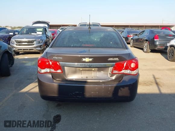 ✅ 2014 Chevrolet Cruze LS • VIN: 1G1PA5SH1E7365290 • Лот: 43334281. Опубликован ранее на IAAI с пробегом 160 521 миль. Бесплатный доступ к архиву аукционных продаж из США и подробный отчёт об истории автомобиля на DreamBid. Изображение 16.