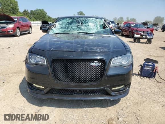 ✅ 2023 Chrysler 300 C • VIN: 2C3CCAPJ2PH542445 • Лот: 64880055. Опубликован ранее на Copart с пробегом 23 204 миль. Бесплатный доступ к архиву аукционных продаж из США и подробный отчёт об истории автомобиля на DreamBid. Изображение 5.