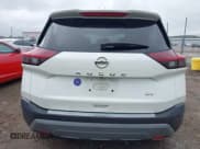 ✅ 2021 Nissan Rogue SV • VIN: 5N1AT3BA4MC675434 • Lot: 43544864. Wystawiony na IAAI z przebiegiem 57 091 mil. Bezpłatny archiwum sprzedaży aukcyjnych z USA i szczegółowy raport historii pojazdu na DreamBid. Zdjęcie 16.