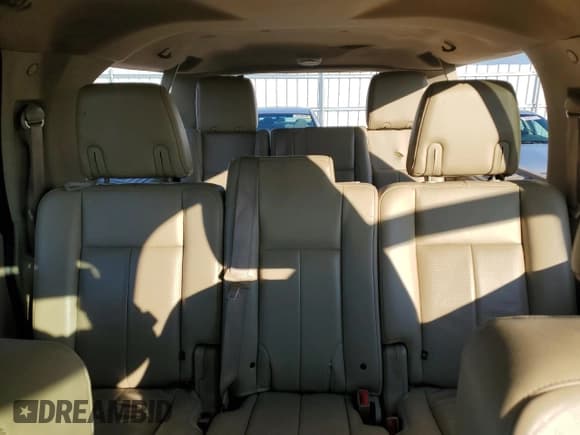 ✅ 2014 Ford Expedition Max King Ranch • VIN: 1FMJK1J57EEF52387 • Лот: 90701415. Опубликован ранее на Copart с пробегом 130 404 миль. Бесплатный доступ к архиву аукционных продаж из США и подробный отчёт об истории автомобиля на DreamBid. Изображение 10.