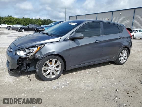 ✅ 2012 Hyundai Accent SE • VIN: KMHCU5AE0CU055744 • Lot: 70488174. Wystawiony na Copart z przebiegiem 193 045 mil. Bezpłatny archiwum sprzedaży aukcyjnych z USA i szczegółowy raport historii pojazdu na DreamBid. Zdjęcie 1.