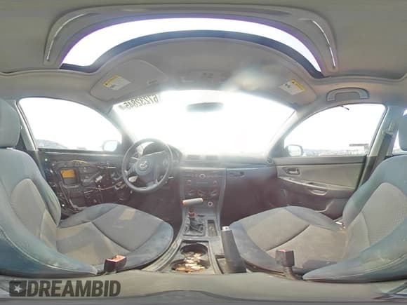 ✅ 2005 Mazda 3 i • VIN: JM1BK12F151328149 • Лот: 67232845. Опубликован ранее на Copart с пробегом 239 173 миль. Бесплатный доступ к архиву аукционных продаж из США и подробный отчёт об истории автомобиля на DreamBid. Изображение 14.