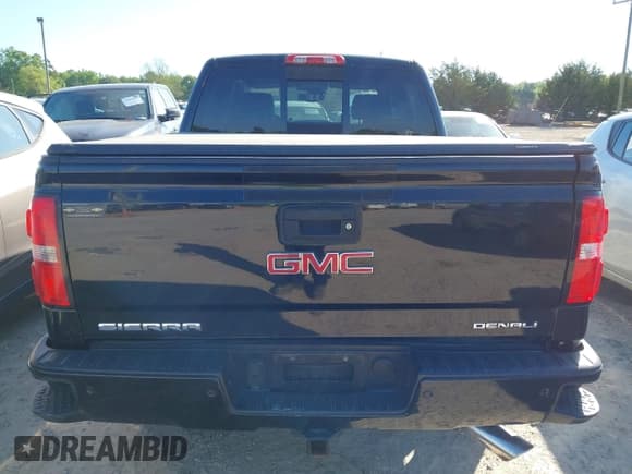 ✅ 2015 GMC Sierra 1500 Denali • VIN: 3GTU2WEJ9FG295202 • Lot: 42046744. Listed on IAAI with 134,120 mi. Free auction sales archive from the USA and detailed vehicle history report at DreamBid. Image 16.