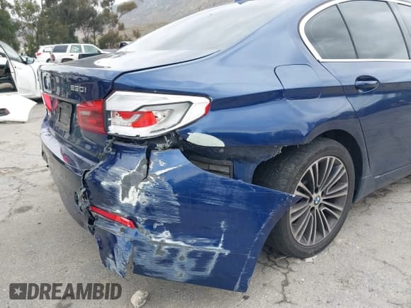 ✅ 2019 BMW 5 Series 530i xDrive • VIN: WBAJA7C5XKWW02211 • Lot: 42203853. Listed on IAAI with 87,123 mi. Free auction sales archive from the USA and detailed vehicle history report at DreamBid. Image 6.