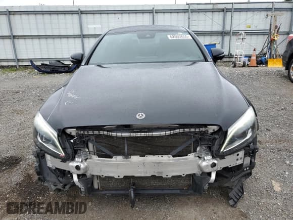 ✅ 2019 Mercedes-Benz C 300 • VIN: WDDWJ8DB9KF779597 • Lot: 62005655. Wystawiony na Copart z przebiegiem 64 185 mil. Bezpłatny archiwum sprzedaży aukcyjnych z USA i szczegółowy raport historii pojazdu na DreamBid. Zdjęcie 5.