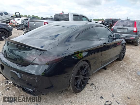 ✅ 2017 Mercedes-Benz C 43 AMG • VIN: WDDWJ6EB8HF513516 • Lot: 43288986. Wystawiony na IAAI z przebiegiem 90 109 mil. Bezpłatny archiwum sprzedaży aukcyjnych z USA i szczegółowy raport historii pojazdu na DreamBid. Zdjęcie 4.