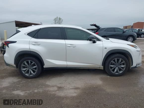 ✅ 2015 Lexus NX 200t • VIN: JTJYARBZ1F2020154 • Lot: 41937784. Wystawiony na IAAI z przebiegiem 201 791 mil. Bezpłatny archiwum sprzedaży aukcyjnych z USA i szczegółowy raport historii pojazdu na DreamBid. Zdjęcie 13.