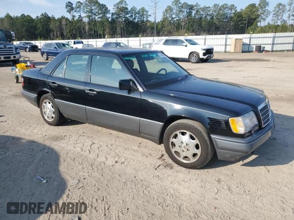 ✅ 1995 Mercedes-Benz E 320 • VIN: WDBEB31E0SC232707 • Lot: 44348885. Listed on Copart with 310,955 mi. Free auction sales archive from the USA and detailed vehicle history report at DreamBid. Image 4.
