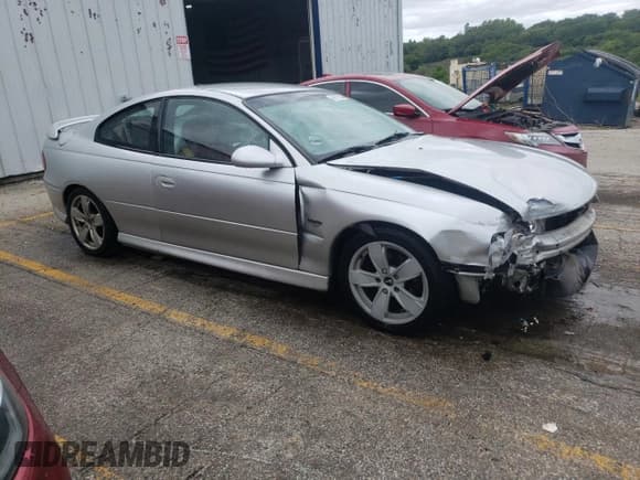 ✅ 2004 Pontiac GTO • VIN: 6G2VX12G84L280263 • Lot: 66575924. Wystawiony na Copart z przebiegiem 112 302 mil. Bezpłatny archiwum sprzedaży aukcyjnych z USA i szczegółowy raport historii pojazdu na DreamBid. Zdjęcie 4.