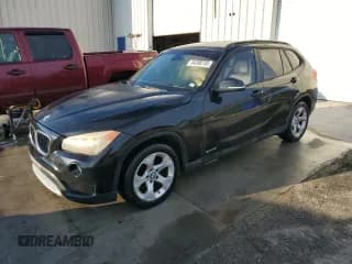 ✅ 2013 BMW X1 28i • VIN: WBAVM1C5XDVW41671 • Лот: 84268745. Опубликован ранее на Copart с пробегом 114 331 миль. Бесплатный доступ к архиву аукционных продаж из США и подробный отчёт об истории автомобиля на DreamBid. Изображение 1.