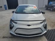 ✅ 2022 Chevrolet Bolt EV 1LT • VIN: 1G1FW6S04N4106243 • Lot: 76614774. Wystawiony na Copart z przebiegiem 13 898 mil. Bezpłatny archiwum sprzedaży aukcyjnych z USA i szczegółowy raport historii pojazdu na DreamBid. Zdjęcie 5.