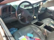 ✅ 2005 Chevrolet Suburban LT • VIN: 3GNEC16Z05G174248 • Лот: 55474945. Опубликован ранее на Copart с пробегом Не указан. Бесплатный доступ к архиву аукционных продаж из США и подробный отчёт об истории автомобиля на DreamBid. Изображение 8.