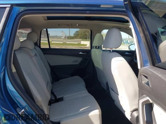 ✅ 2020 Volkswagen Tiguan SE • VIN: 3VV2B7AX0LM125607 • Lot: 43506953. Listed on IAAI with 80,746 mi. Free auction sales archive from the USA and detailed vehicle history report at DreamBid. Image 8.