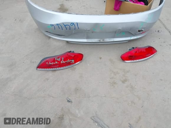 ✅ 2011 BMW Z4 sDrive30i • VIN: WBALM5C58BE378396 • Lot: 42428199. Listed on IAAI with 142,584 mi. Free auction sales archive from the USA and detailed vehicle history report at DreamBid. Image 12.