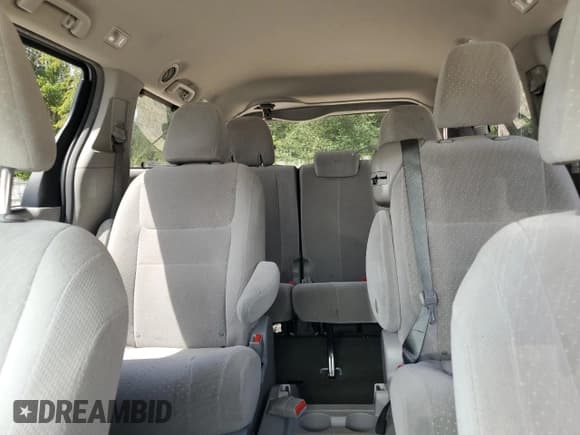 ✅ 2019 Toyota Sienna LE Auto Access Seat • VIN: 5TDKZ3DC0KS982049 • Lot: 69997545. Listed on Copart with 183,800 mi. Free auction sales archive from the USA and detailed vehicle history report at DreamBid. Image 10.