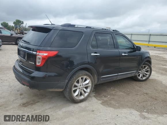 ✅ 2015 Ford Explorer Limited • VIN: 1FM5K7F82FGC24324 • Lot: 70319205. Wystawiony na Copart z przebiegiem 216 134 mil. Bezpłatny archiwum sprzedaży aukcyjnych z USA i szczegółowy raport historii pojazdu na DreamBid. Zdjęcie 3.