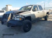 ✅ 2014 Chevrolet Silverado 2500HD LT • VIN: 1GC1KXE88EF160895 • Lot: 43581202. Wystawiony na IAAI z przebiegiem 299 042 mil. Bezpłatny archiwum sprzedaży aukcyjnych z USA i szczegółowy raport historii pojazdu na DreamBid. Zdjęcie 2.