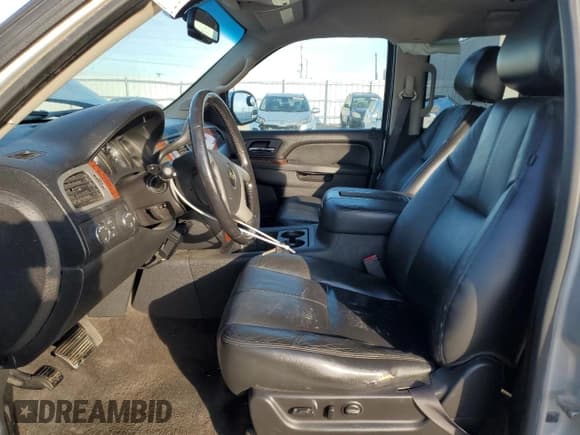 ✅ 2012 Chevrolet Suburban LT • VIN: 1GNSKJE70CR296286 • Lot: 82691045. Listed on Copart with 251,938 mi. Free auction sales archive from the USA and detailed vehicle history report at DreamBid. Image 7.