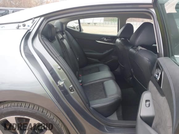 ✅ 2016 Nissan Maxima Platinum • VIN: 1N4AA6AP8GC378470 • Lot: 43753728. Listed on IAAI with 115,748 mi. Free auction sales archive from the USA and detailed vehicle history report at DreamBid. Image 8.