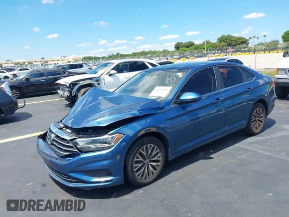 ✅ 2019 Volkswagen Jetta S • VIN: 3VWC57BU8KM193051 • Lot: 41991988. Wystawiony na IAAI z przebiegiem 120 353 mil. Bezpłatny archiwum sprzedaży aukcyjnych z USA i szczegółowy raport historii pojazdu na DreamBid. Zdjęcie 2.