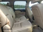 ✅ 2008 Chevrolet Suburban 1LT • VIN: 1GNFK16328J236819 • Lot: 67615475. Wystawiony na Copart z przebiegiem 165 732 mil. Bezpłatny archiwum sprzedaży aukcyjnych z USA i szczegółowy raport historii pojazdu na DreamBid. Zdjęcie 11.