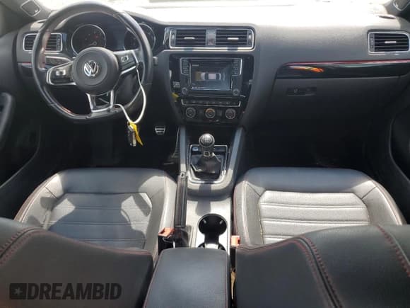 ✅ 2016 Volkswagen Jetta GLI SEL • VIN: 3VW5T7AJ2GM405441 • Lot: 70177255. Wystawiony na Copart z przebiegiem 206 954 mil. Bezpłatny archiwum sprzedaży aukcyjnych z USA i szczegółowy raport historii pojazdu na DreamBid. Zdjęcie 8.