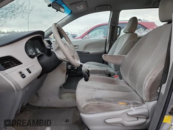 ✅ 2013 Toyota Sienna L • VIN: 5TDZK3DC1DS342759 • Lot: 91321215. Listed on Copart with Not provided. Free auction sales archive from the USA and detailed vehicle history report at DreamBid. Image 7.