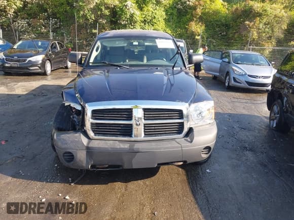 ✅ 2007 Dodge Dakota ST • VIN: 1D3HW28P77S173518 • Лот: 42055934. Опубликован ранее на IAAI с пробегом 165 794 миль. Бесплатный доступ к архиву аукционных продаж из США и подробный отчёт об истории автомобиля на DreamBid. Изображение 12.