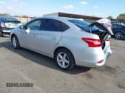 ✅ 2019 Nissan Sentra SV • VIN: 3N1AB7AP2KY343634 • Лот: 43211060. Опубликован ранее на IAAI с пробегом 70 352 миль. Бесплатный доступ к архиву аукционных продаж из США и подробный отчёт об истории автомобиля на DreamBid. Изображение 3.