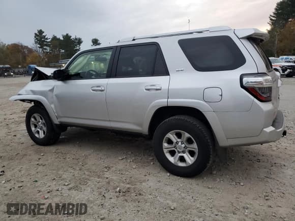 ✅ 2017 Toyota 4Runner SR5 Premium • VIN: JTEBU5JR8H5473050 • Лот: 91288205. Опубликован ранее на Copart с пробегом 92 646 миль. Бесплатный доступ к архиву аукционных продаж из США и подробный отчёт об истории автомобиля на DreamBid. Изображение 2.