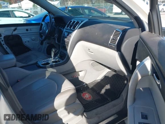 ✅ 2010 GMC Acadia SLT1 • VIN: 1GKLRMED9AJ177085 • Lot: 43683604. Listed on IAAI with 146,558 mi. Free auction sales archive from the USA and detailed vehicle history report at DreamBid. Image 5.