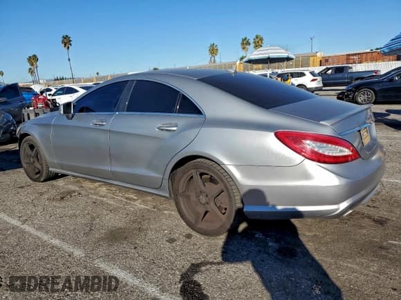 ✅ 2012 Mercedes-Benz CLS 550 • VIN: WDDLJ7DB7CA043270 • Lot: 95034855. Wystawiony na Copart z przebiegiem 118 987 mil. Bezpłatny archiwum sprzedaży aukcyjnych z USA i szczegółowy raport historii pojazdu na DreamBid. Zdjęcie 2.