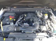 ✅ 2023 Jeep Gladiator Mojave • VIN: 1C6JJTEG8PL536381 • Lot: 43579748. Wystawiony na IAAI z przebiegiem 35 598 mil. Bezpłatny archiwum sprzedaży aukcyjnych z USA i szczegółowy raport historii pojazdu na DreamBid. Zdjęcie 10.