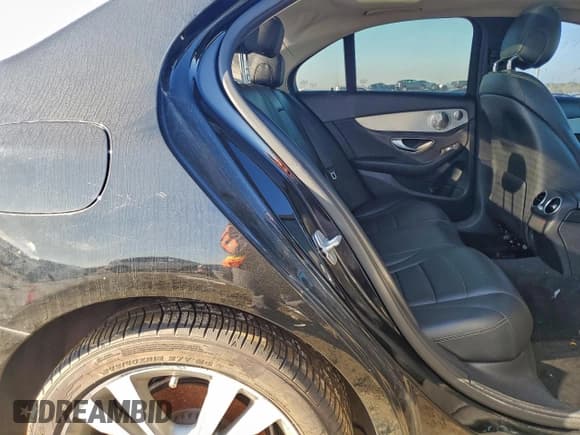 ✅ 2015 Mercedes-Benz C 300 Luxury • VIN: 55SWF4KBXFU009067 • Lot: 95991525. Listed on Copart with 149,769 mi. Free auction sales archive from the USA and detailed vehicle history report at DreamBid. Image 10.