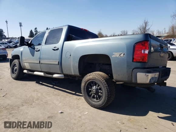 ✅ 2009 Chevrolet Silverado 2500HD Work Truck • VIN: 1GCHK43689F102578 • Lot: 47595155. Wystawiony na Copart z przebiegiem Nie podano. Bezpłatny archiwum sprzedaży aukcyjnych z USA i szczegółowy raport historii pojazdu na DreamBid. Zdjęcie 2.