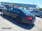 ✅ 2010 Mercedes-Benz CLS 550 • VIN: WDDDJ7CB1AA163536 • Lot: 42909917. Listed on IAAI with 44,332 mi. Free auction sales archive from the USA and detailed vehicle history report at DreamBid. Image 3.