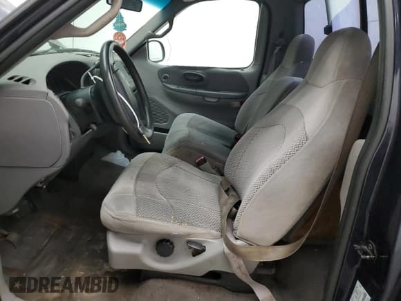 ✅ 2000 Ford F-150 XL • VIN: 1FTRF17L1YNA61061 • Lot: 87430655. Listed on Copart with 274,470 mi. Free auction sales archive from the USA and detailed vehicle history report at DreamBid. Image 7.