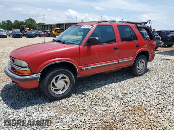 ✅ 2001 Chevrolet Blazer LT • VIN: 1GNDT13W81K213841 • Lot: 60416045. Wystawiony na Copart z przebiegiem 203 622 mil. Bezpłatny archiwum sprzedaży aukcyjnych z USA i szczegółowy raport historii pojazdu na DreamBid. Zdjęcie 1.