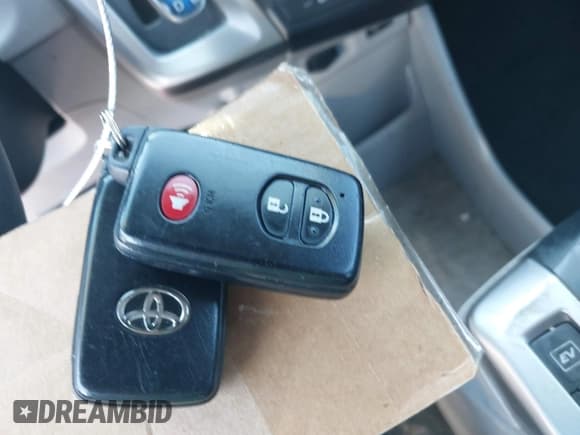 ✅ 2015 Toyota Prius Two • VIN: JTDZN3EU5FJ024531 • Lot: 43172487. Listed on IAAI with 189,011 mi. Free auction sales archive from the USA and detailed vehicle history report at DreamBid. Image 11.