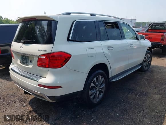✅ 2013 Mercedes-Benz GL 350 • VIN: 4JGDF2EE9DA082077 • Lot: 42451504. Listed on IAAI with 113,424 mi. Free auction sales archive from the USA and detailed vehicle history report at DreamBid. Image 4.