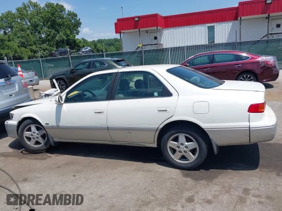 ✅ 2001 Toyota Camry CE • VIN: JT2BG22KX10546426 • Lot: 42812021. Listed on IAAI with 184,122 mi. Free auction sales archive from the USA and detailed vehicle history report at DreamBid. Image 15.