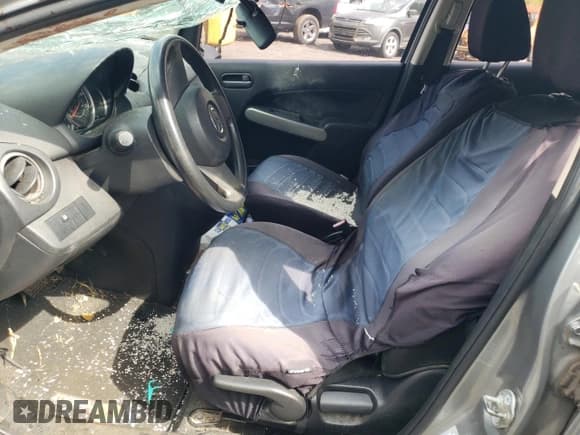 ✅ 2014 Mazda 2 Sport • VIN: JM1DE1KY0E0185671 • Lot: 65857865. Wystawiony na Copart z przebiegiem 123 988 mil. Bezpłatny archiwum sprzedaży aukcyjnych z USA i szczegółowy raport historii pojazdu na DreamBid. Zdjęcie 7.