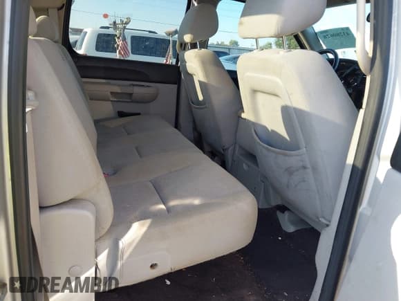 ✅ 2011 Chevrolet Silverado 1500 LT • VIN: 3GCPCSE04BG247689 • Lot: 43280628. Listed on IAAI with 170,771 mi. Free auction sales archive from the USA and detailed vehicle history report at DreamBid. Image 8.